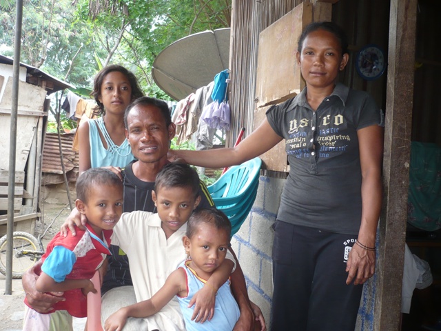 Dominggus, his wife anf his children in Timor Leste.JPG